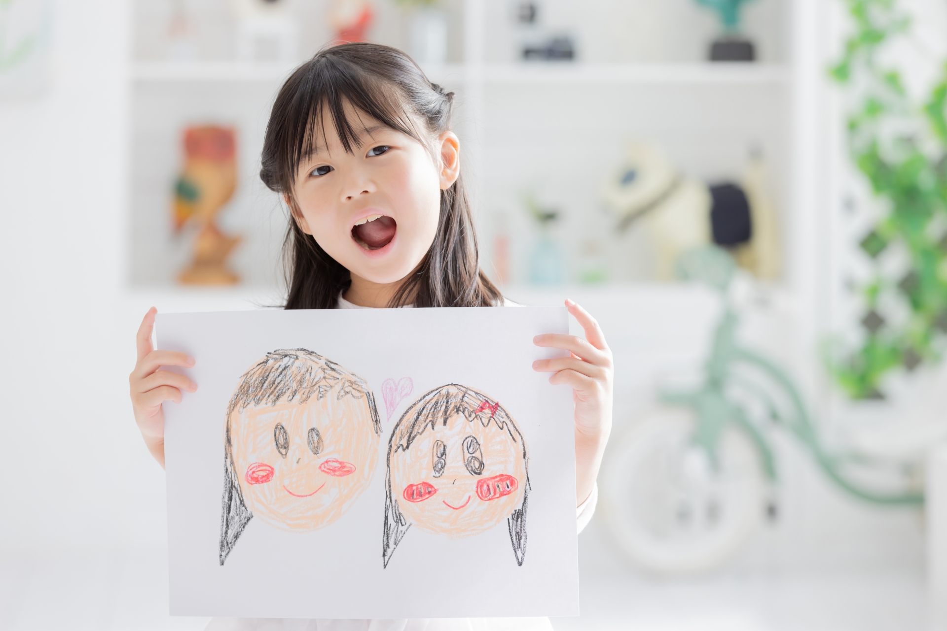 学校からの書類や作品などがたまっていき、管理が難しいです。どこまで処分していいのかわからず、片付けが終わりません。