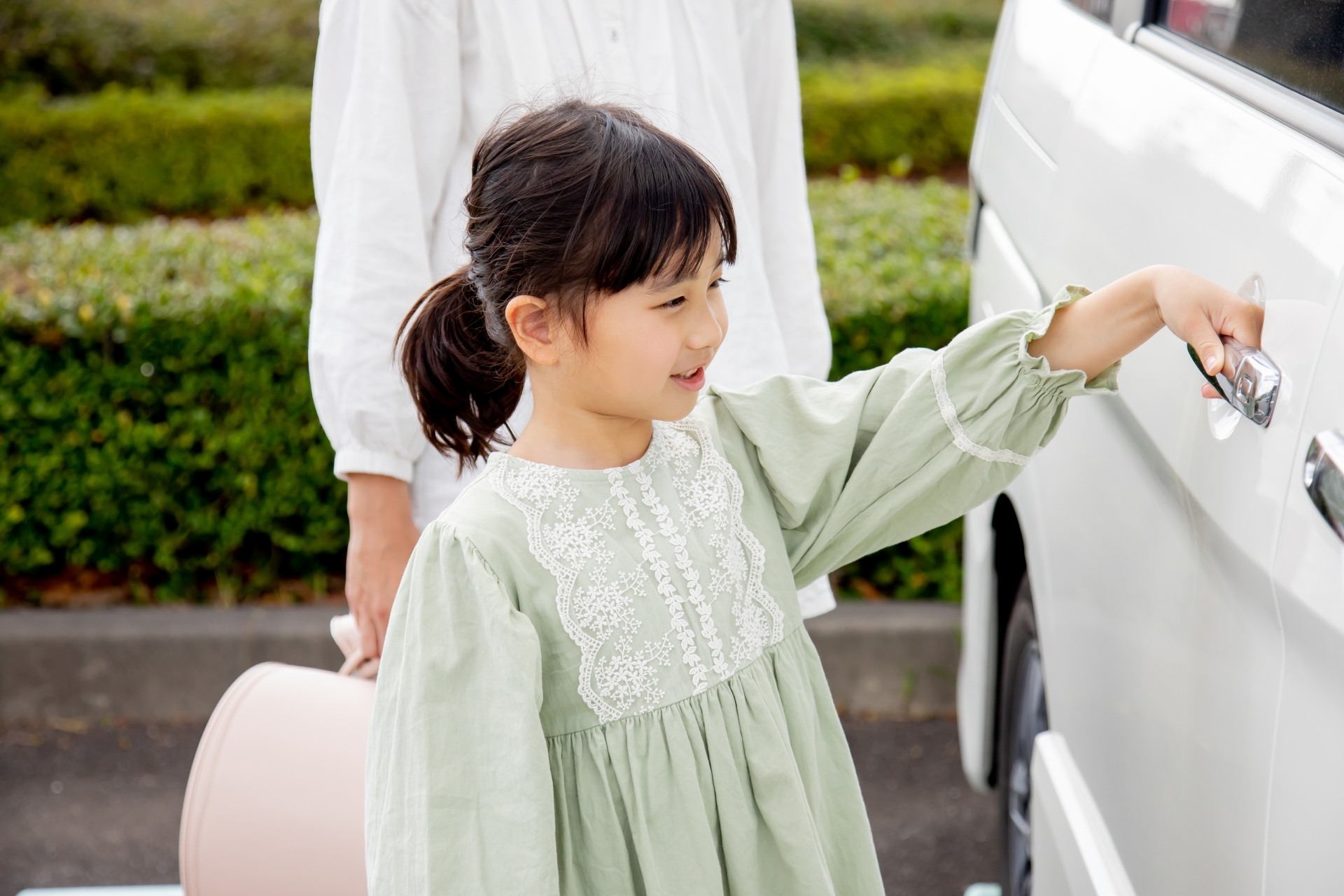 共働きでお互い休みがとりづらく子供の送迎が難しいです。仕事と家事のバランスをどうとればいいですか。