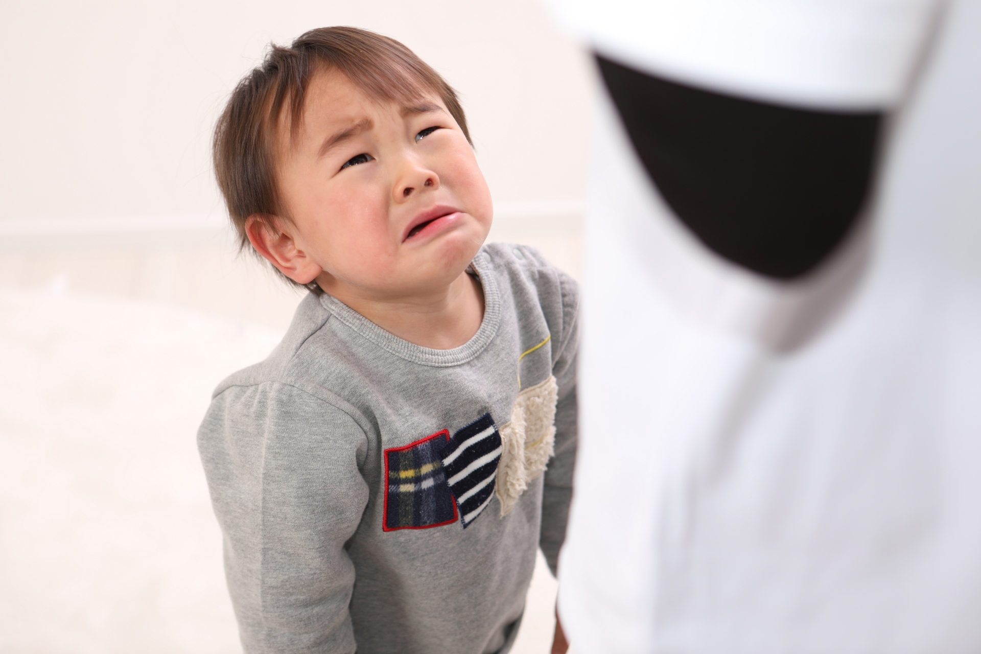 子どもが助言や注意されるとすぐ泣く、怒る、といった態度になるのを治させたいです。